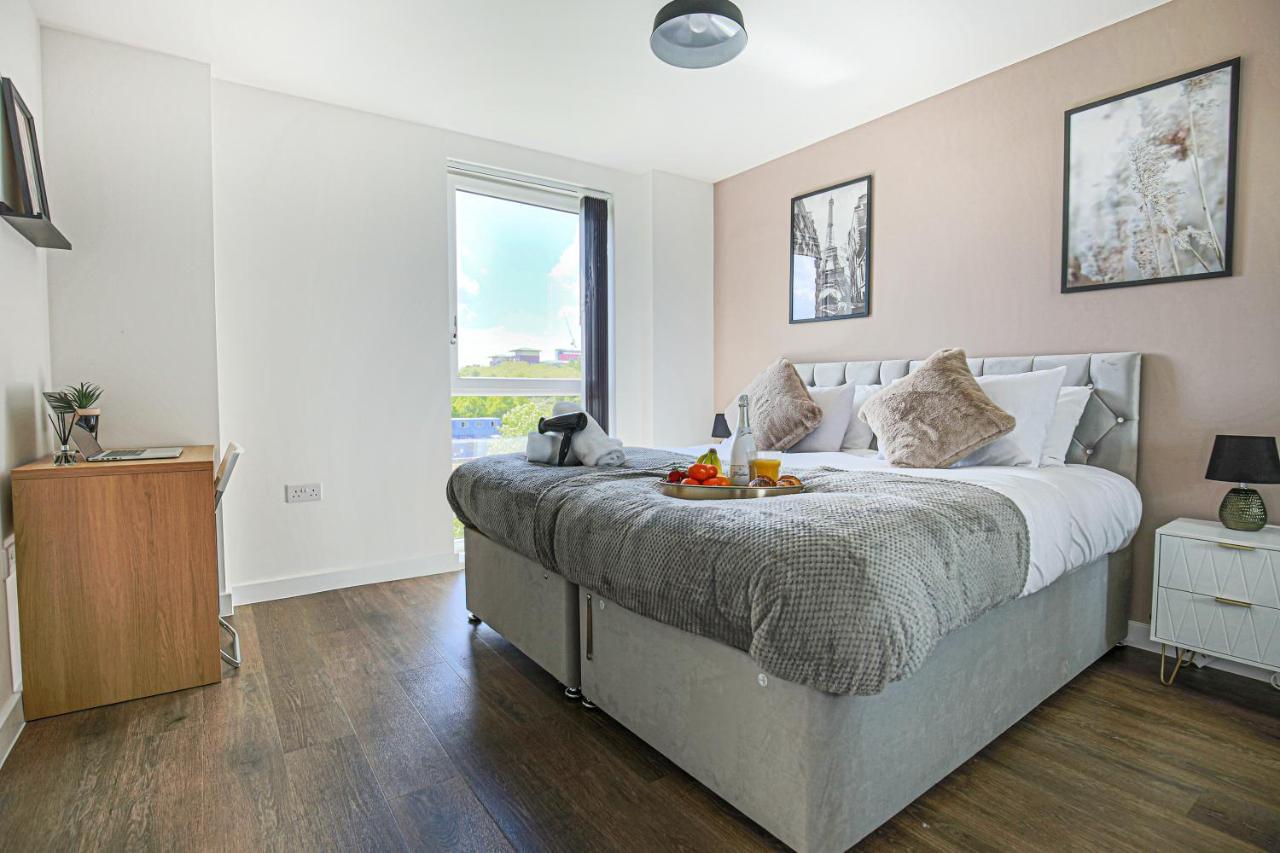 Penthouse Apartment - City Centre - Secure Parking, Balcony, Self-Check-In, Fast Wifi And Smart Tv With Netflix By Yoko Property Милтон-Кейнс Экстерьер фото