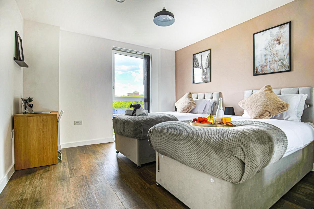 Penthouse Apartment - City Centre - Secure Parking, Balcony, Self-Check-In, Fast Wifi And Smart Tv With Netflix By Yoko Property Милтон-Кейнс Экстерьер фото