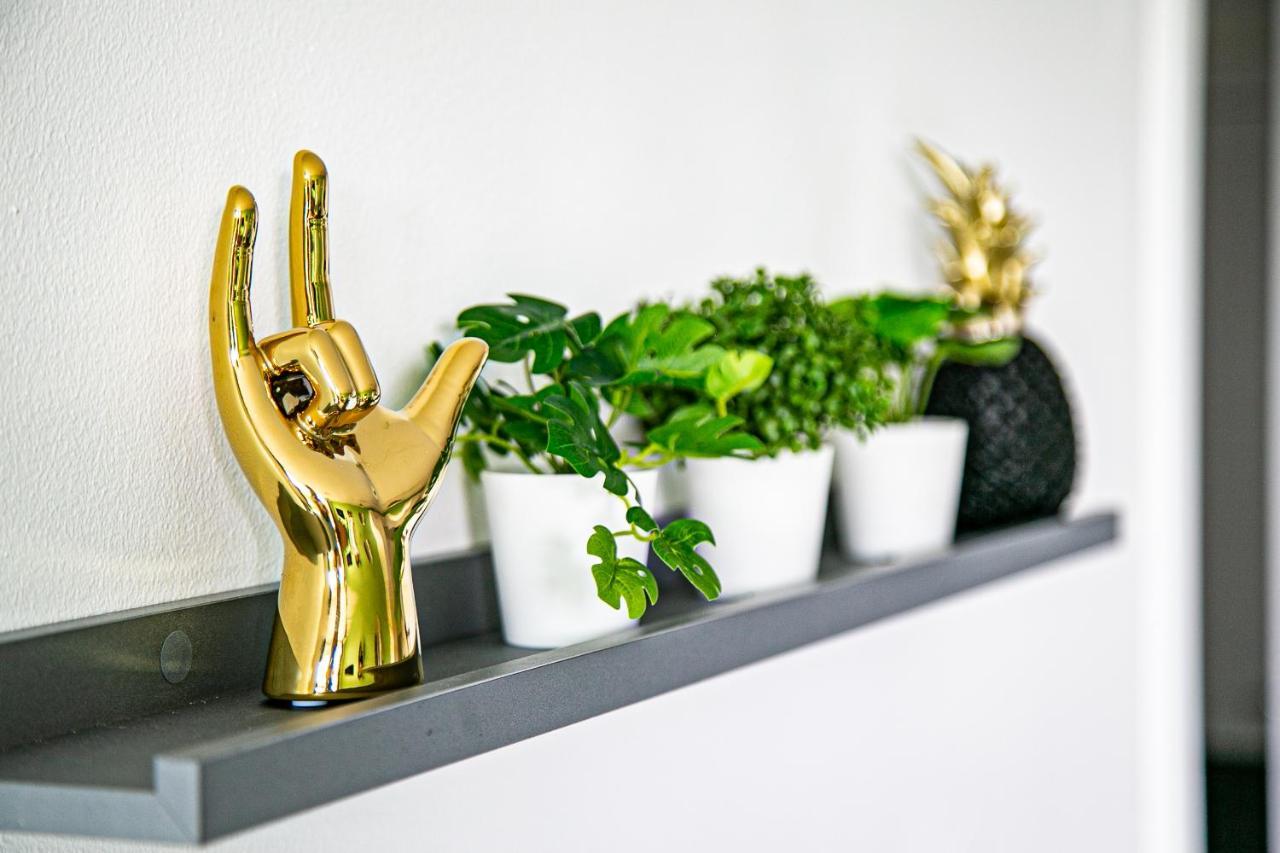 Penthouse Apartment - City Centre - Secure Parking, Balcony, Self-Check-In, Fast Wifi And Smart Tv With Netflix By Yoko Property Милтон-Кейнс Экстерьер фото