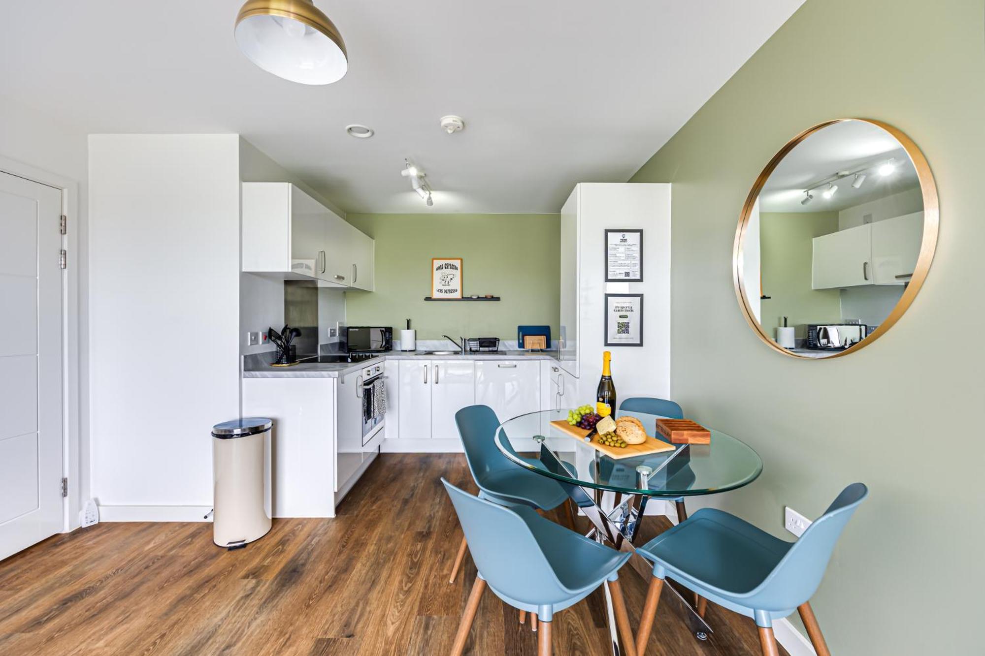 Penthouse Apartment - City Centre - Secure Parking, Balcony, Self-Check-In, Fast Wifi And Smart Tv With Netflix By Yoko Property Милтон-Кейнс Экстерьер фото