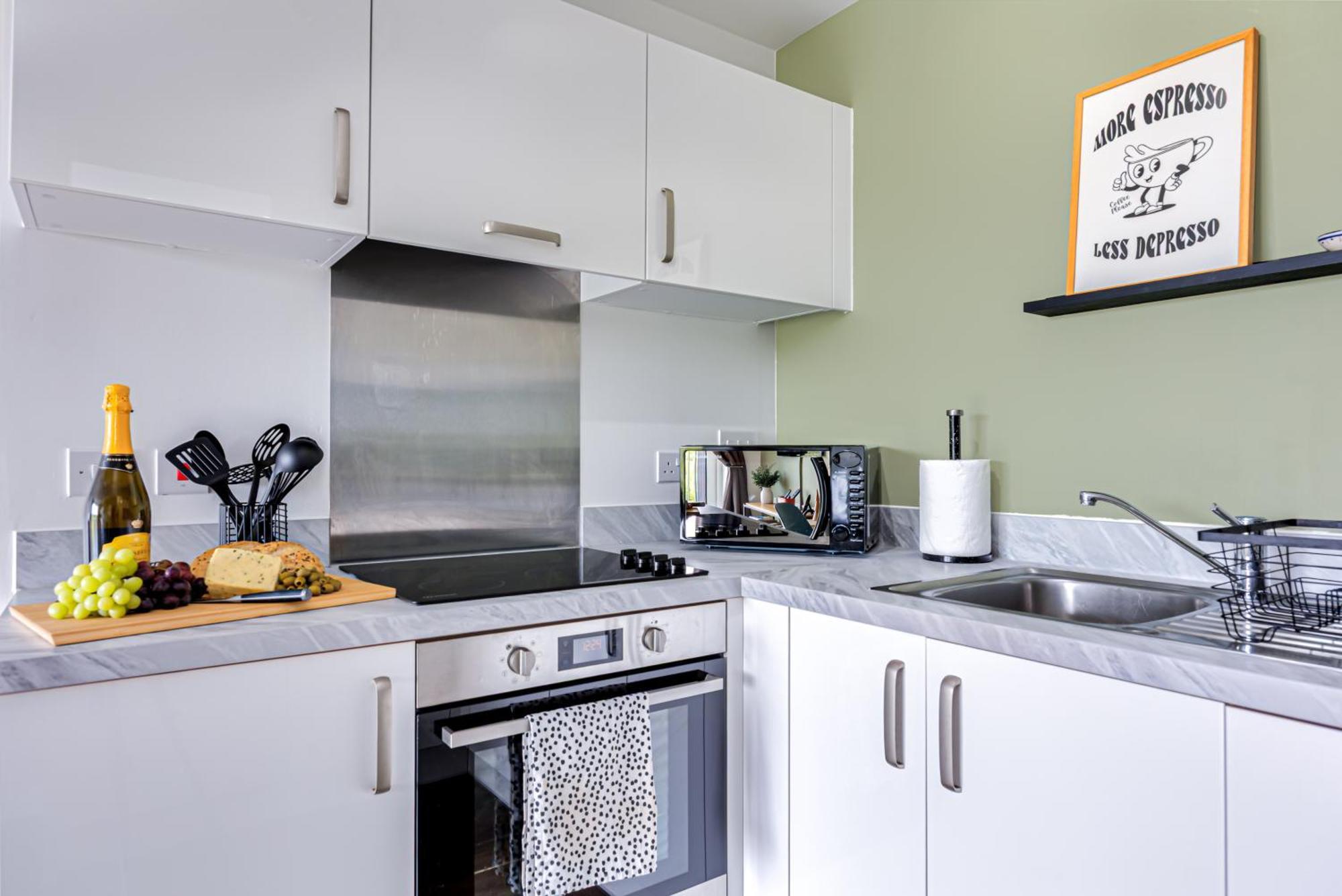 Penthouse Apartment - City Centre - Secure Parking, Balcony, Self-Check-In, Fast Wifi And Smart Tv With Netflix By Yoko Property Милтон-Кейнс Экстерьер фото